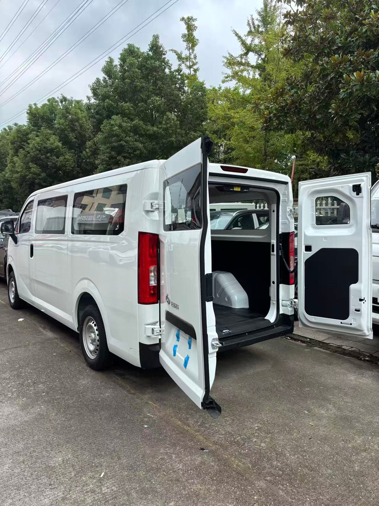 EC75 passenger windowed electric van export China - Shengyue Auto