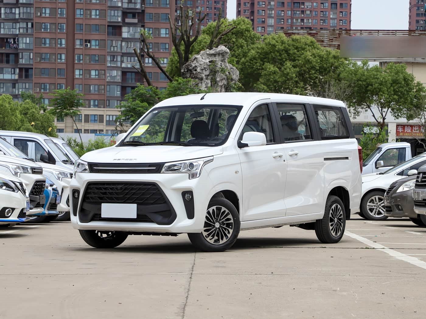 Dongfeng Fengguang 380 MPV export China